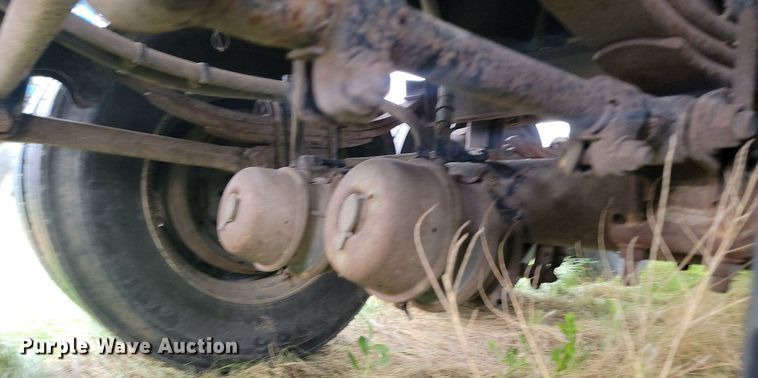 image for item ML9500 2000 Truck Equipment Services Pup 40x6  end dump pup trailer