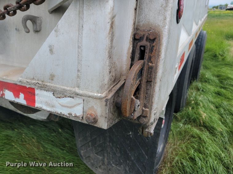 image for item ML9500 2000 Truck Equipment Services Pup 40x6  end dump pup trailer