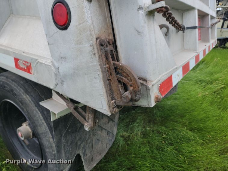 image for item ML9500 2000 Truck Equipment Services Pup 40x6  end dump pup trailer