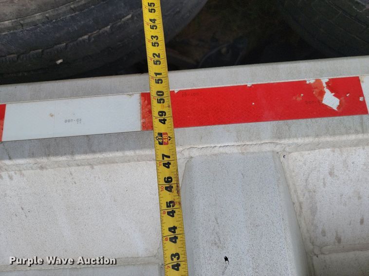 image for item ML9500 2000 Truck Equipment Services Pup 40x6  end dump pup trailer