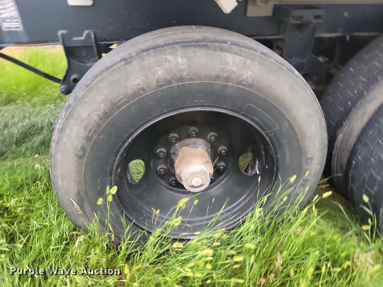 image for item ML9500 2000 Truck Equipment Services Pup 40x6  end dump pup trailer