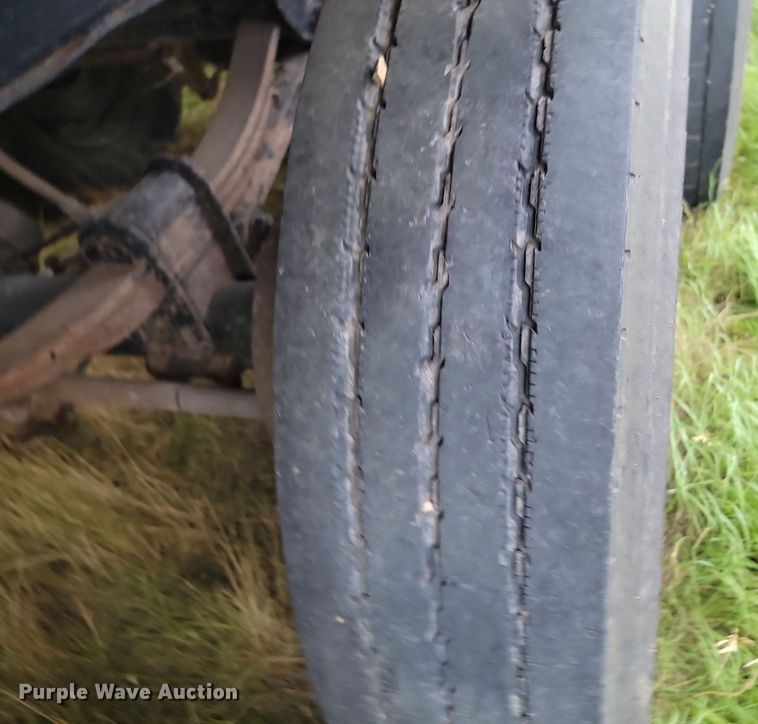 image for item ML9500 2000 Truck Equipment Services Pup 40x6  end dump pup trailer