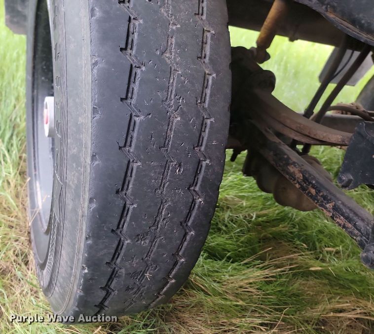 image for item ML9500 2000 Truck Equipment Services Pup 40x6  end dump pup trailer