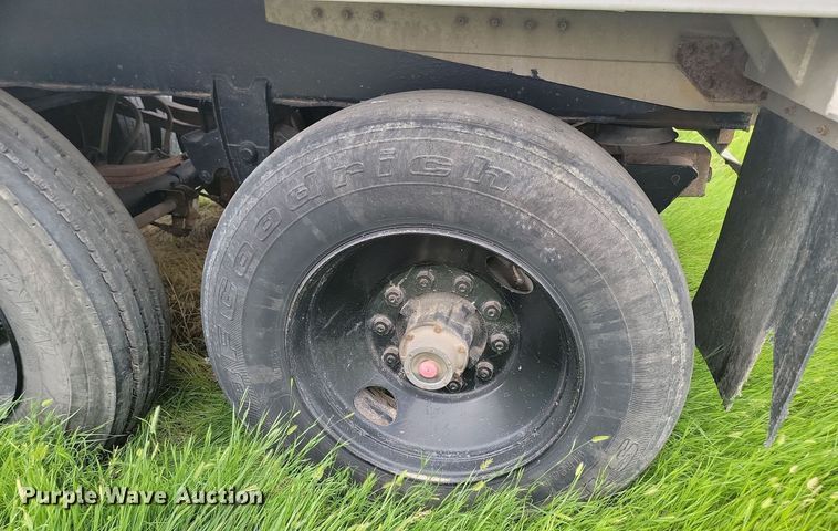 image for item ML9500 2000 Truck Equipment Services Pup 40x6  end dump pup trailer