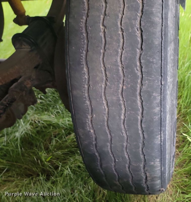 image for item ML9500 2000 Truck Equipment Services Pup 40x6  end dump pup trailer