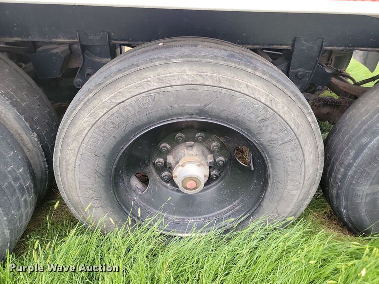 image for item ML9500 2000 Truck Equipment Services Pup 40x6  end dump pup trailer