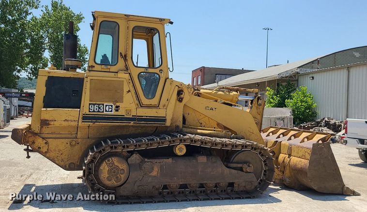 image for item MO9906 1994 Caterpillar 963 LGP  track loader