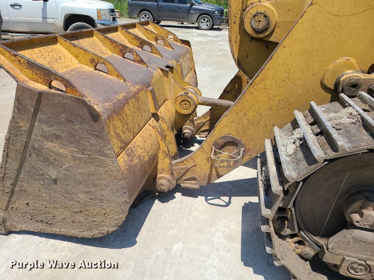 image for item MO9906 1994 Caterpillar 963 LGP  track loader