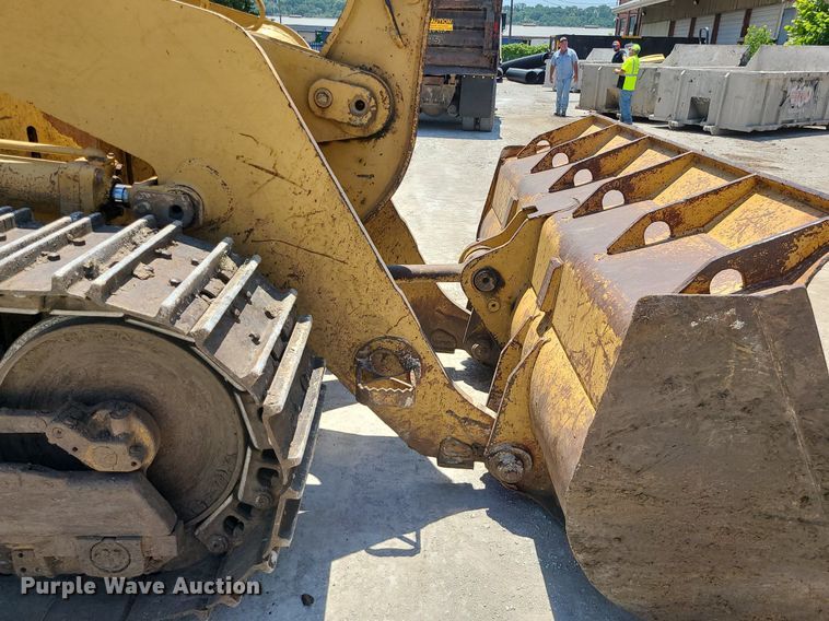 image for item MO9906 1994 Caterpillar 963 LGP  track loader