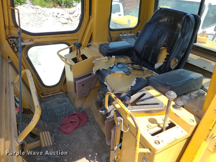 image for item MO9906 1994 Caterpillar 963 LGP  track loader