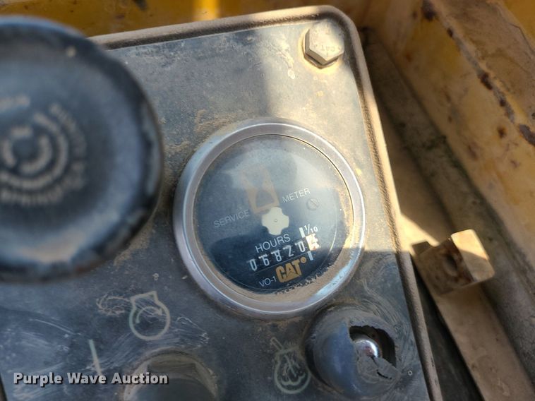 image for item MO9906 1994 Caterpillar 963 LGP  track loader