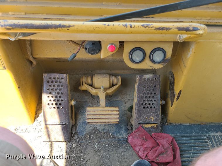 image for item MO9906 1994 Caterpillar 963 LGP  track loader