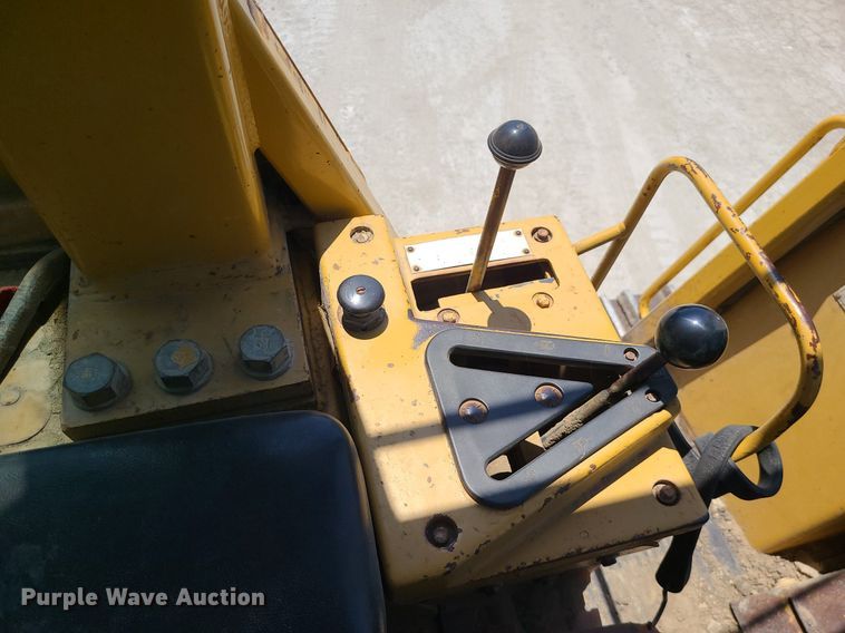 image for item MO9906 1994 Caterpillar 963 LGP  track loader