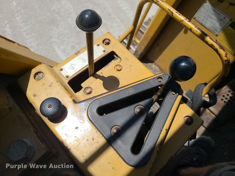 image for item MO9906 1994 Caterpillar 963 LGP  track loader