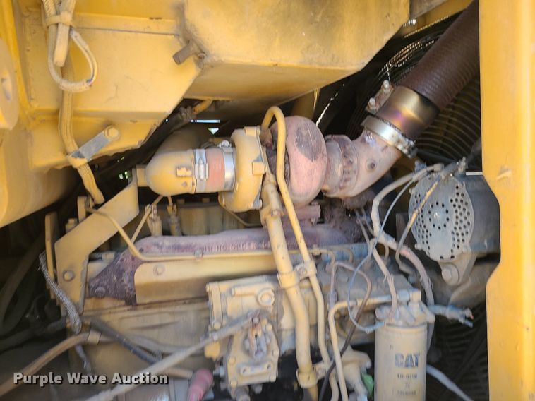 image for item MO9906 1994 Caterpillar 963 LGP  track loader