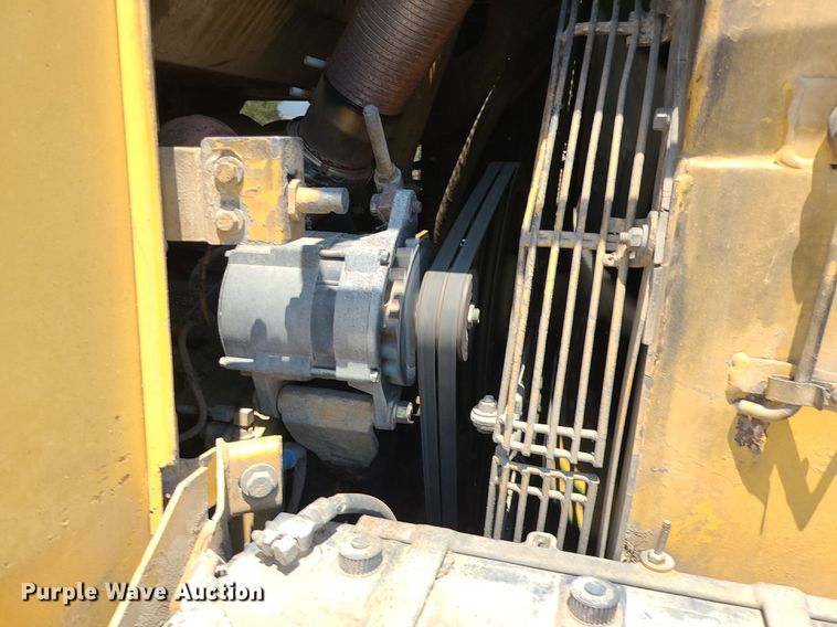 image for item MO9906 1994 Caterpillar 963 LGP  track loader