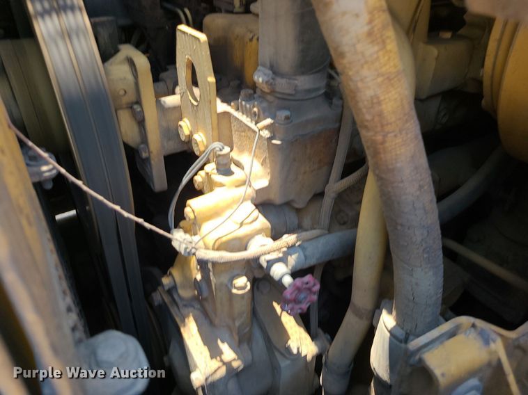 image for item MO9906 1994 Caterpillar 963 LGP  track loader