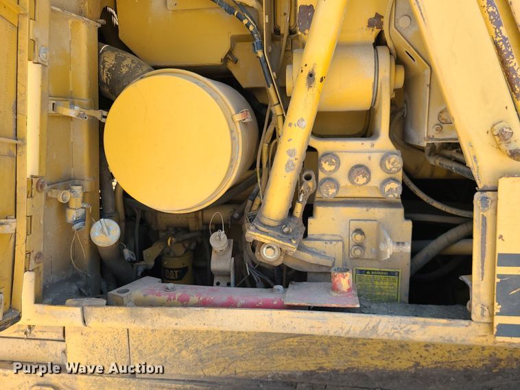 image for item MO9906 1994 Caterpillar 963 LGP  track loader