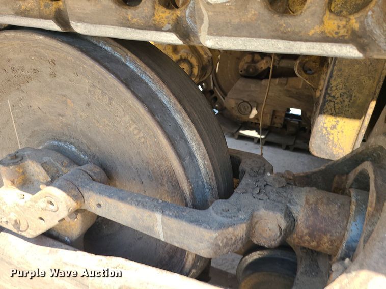 image for item MO9906 1994 Caterpillar 963 LGP  track loader