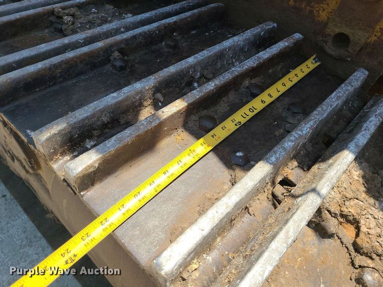 image for item MO9906 1994 Caterpillar 963 LGP  track loader