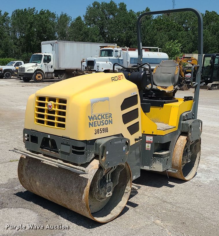 image for item MO9908 Wacker Neuson RD27  double drum vibratory roller