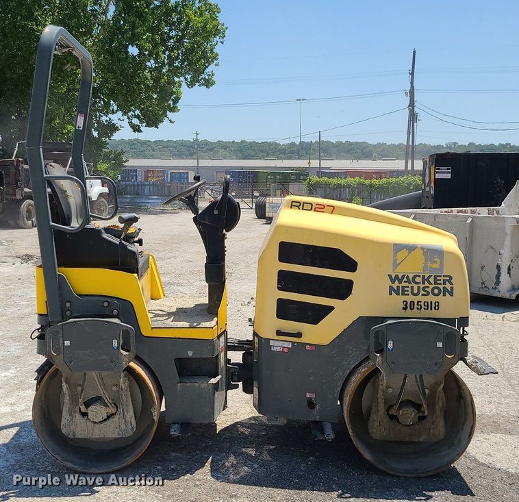 image for item MO9908 Wacker Neuson RD27  double drum vibratory roller