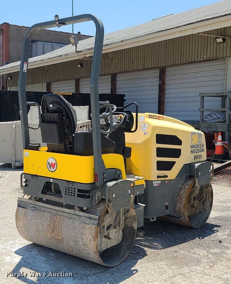 image for item MO9908 Wacker Neuson RD27  double drum vibratory roller