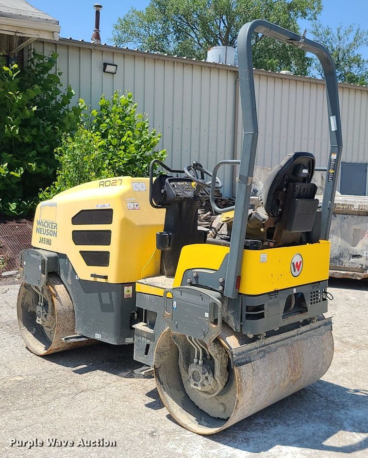 image for item MO9908 Wacker Neuson RD27  double drum vibratory roller