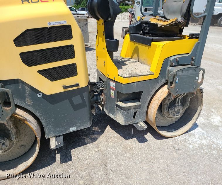 image for item MO9908 Wacker Neuson RD27  double drum vibratory roller