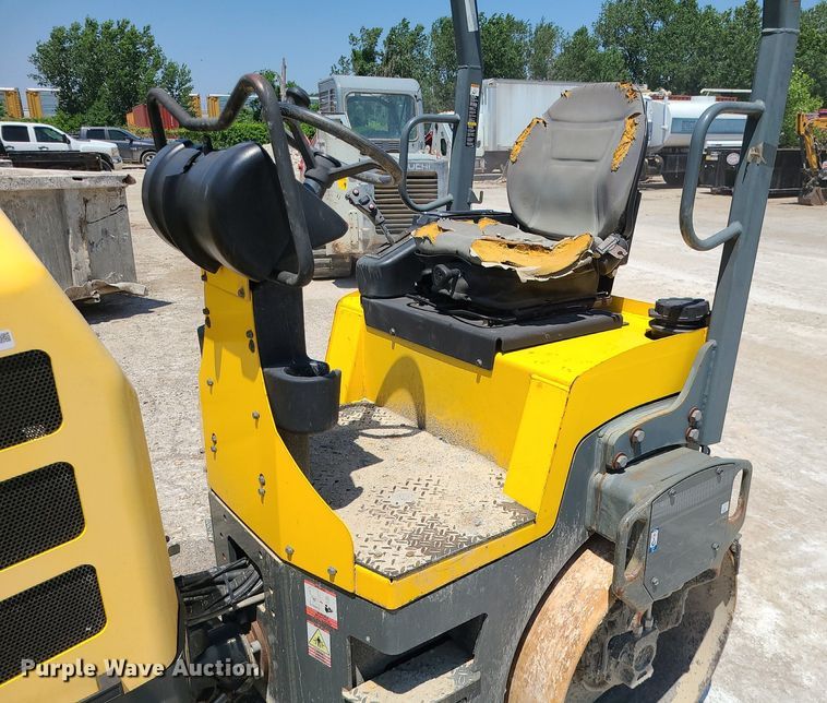 image for item MO9908 Wacker Neuson RD27  double drum vibratory roller