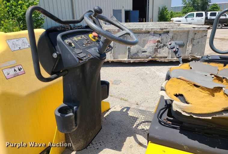 image for item MO9908 Wacker Neuson RD27  double drum vibratory roller