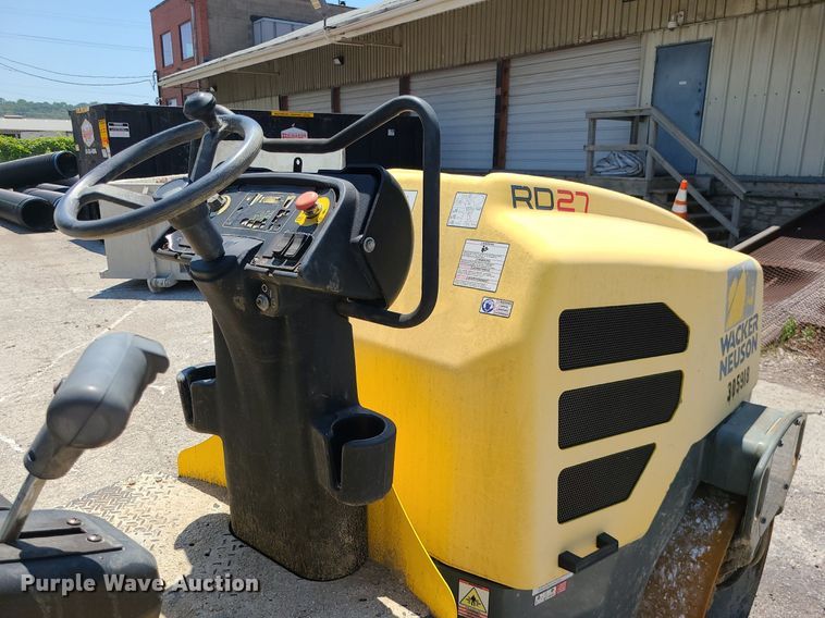 image for item MO9908 Wacker Neuson RD27  double drum vibratory roller