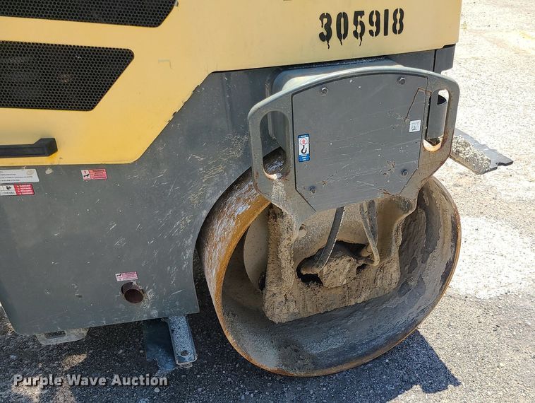 image for item MO9908 Wacker Neuson RD27  double drum vibratory roller