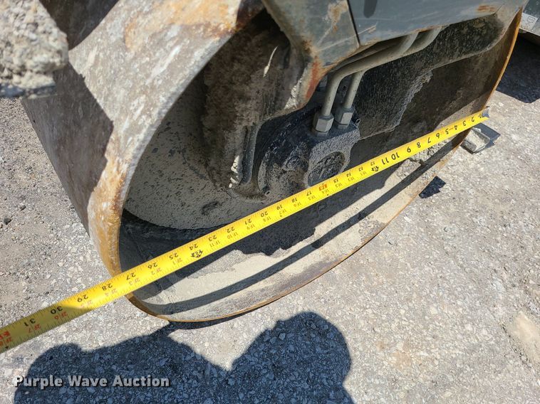 image for item MO9908 Wacker Neuson RD27  double drum vibratory roller