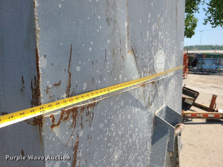 image for item MO9909 Hook lift bed