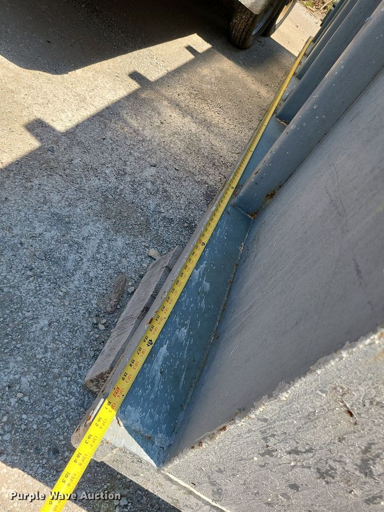 image for item MO9909 Hook lift bed