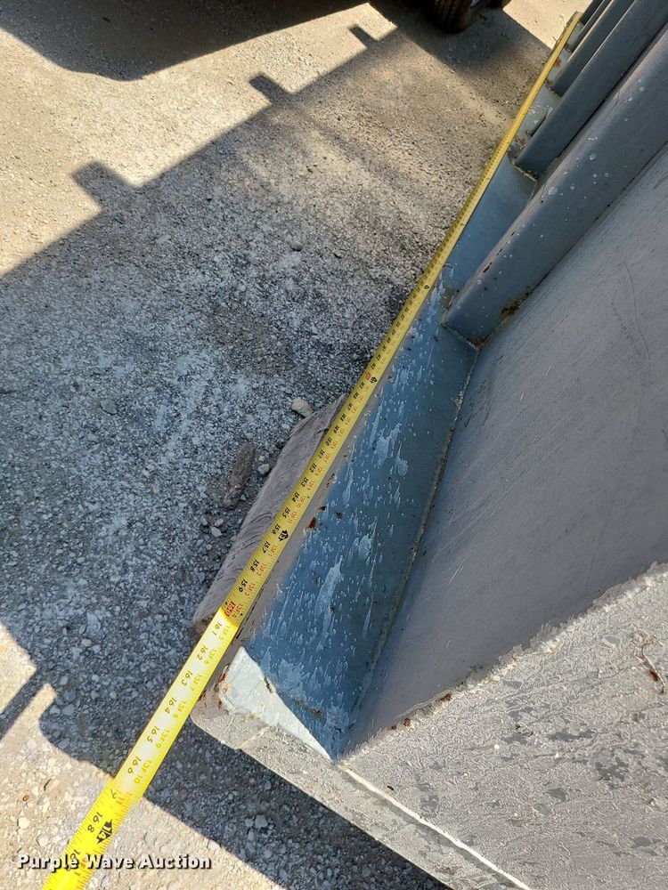 image for item MO9909 Hook lift bed