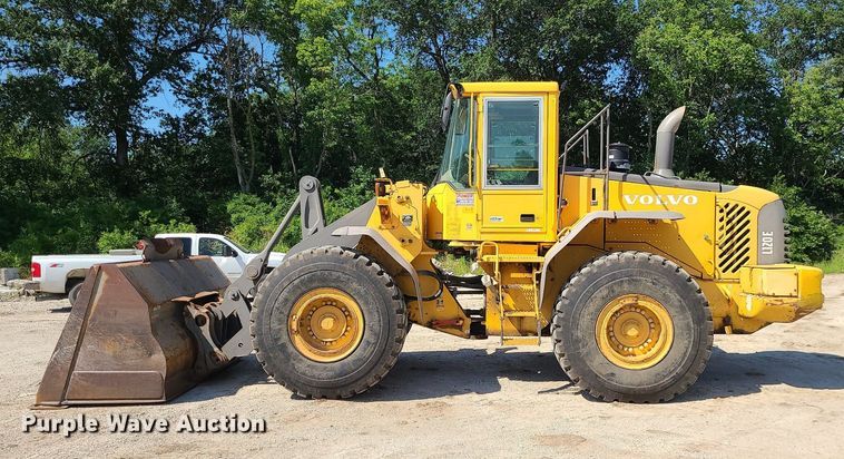 image for item MO9921 2004 Volvo L120E  wheel loader