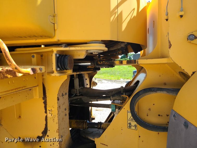 image for item MO9921 2004 Volvo L120E  wheel loader