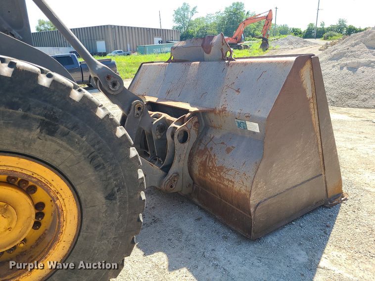 image for item MO9921 2004 Volvo L120E  wheel loader