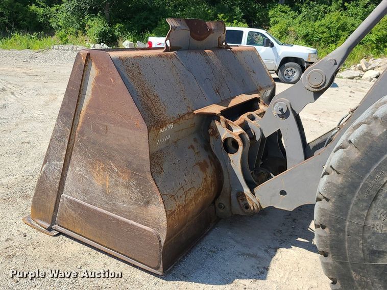 image for item MO9921 2004 Volvo L120E  wheel loader