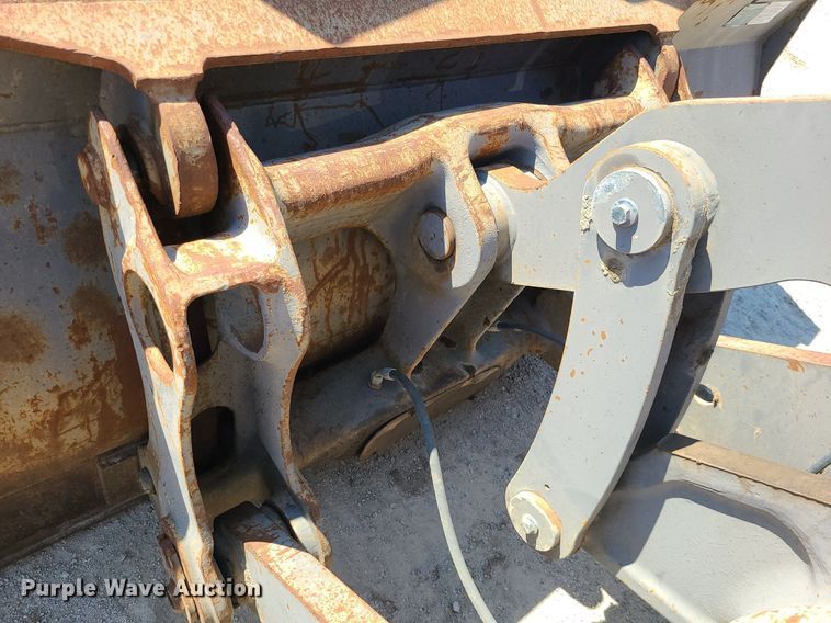 image for item MO9921 2004 Volvo L120E  wheel loader