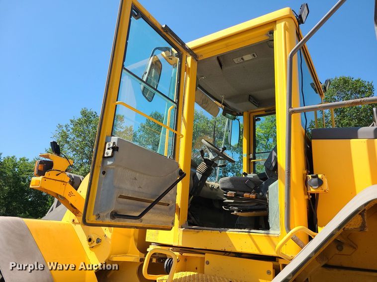 image for item MO9921 2004 Volvo L120E  wheel loader