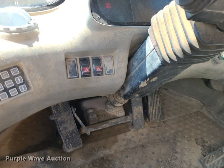 image for item MO9921 2004 Volvo L120E  wheel loader