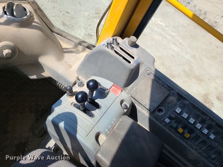 image for item MO9921 2004 Volvo L120E  wheel loader