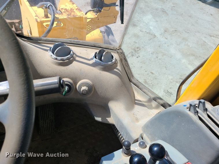 image for item MO9921 2004 Volvo L120E  wheel loader