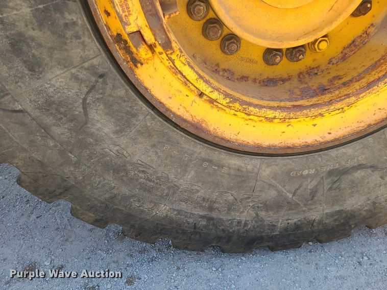image for item MO9921 2004 Volvo L120E  wheel loader