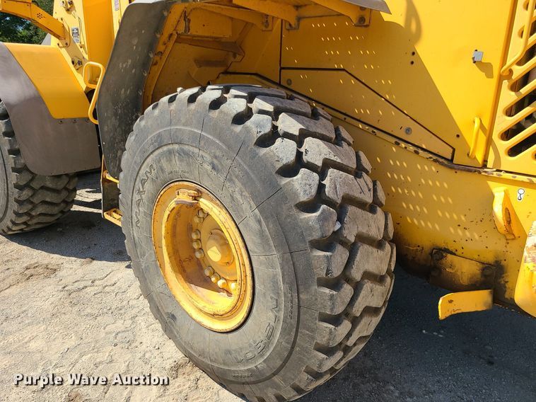 image for item MO9921 2004 Volvo L120E  wheel loader