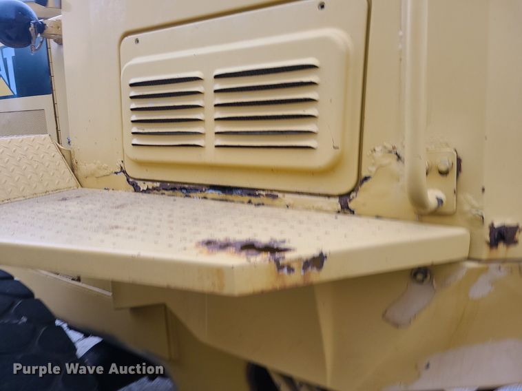 image for item MO9963 1991 Caterpillar 926E wheel loader