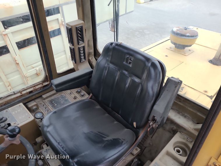 image for item MO9963 1991 Caterpillar 926E wheel loader